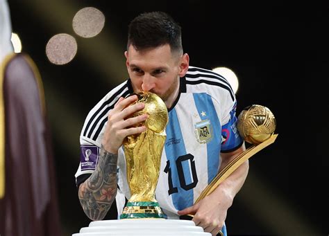 Cầu thủ xuất sắc nhất của Messi: mười một cầu thủ bóng đá